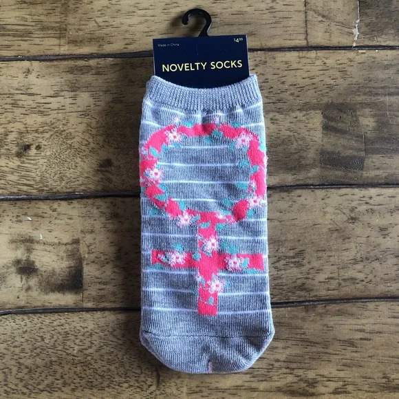 NEW “Girl Power” Party Favor Set of 14 Pair. - Picture 4 of 7